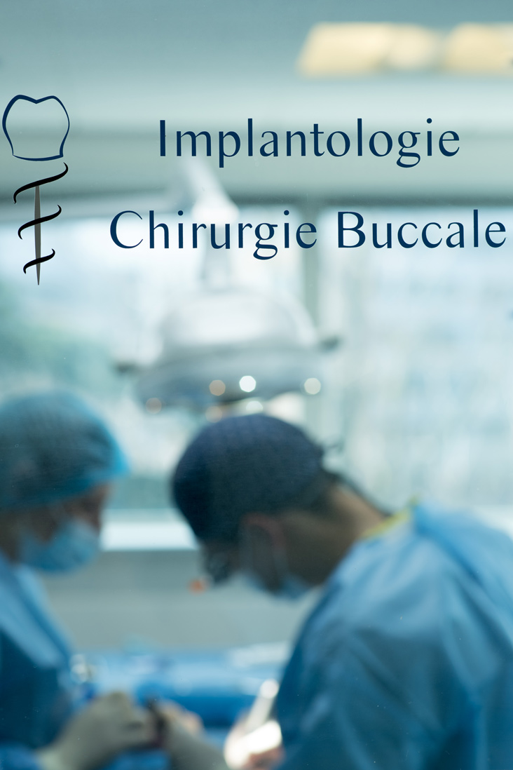 La pose d'un implant dentaire 